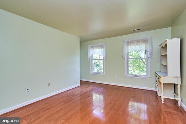 Building Photo - 2 Royal Dominion Ct
