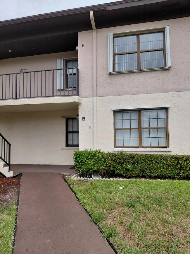 Primary Photo - 4225 S 57th Ave