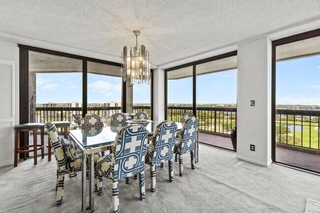 Building Photo - 1900 Consulate Pl