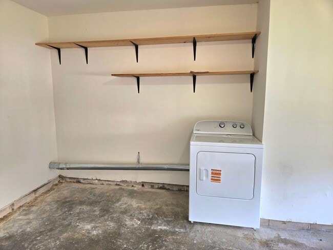 Building Photo - Move In Ready!