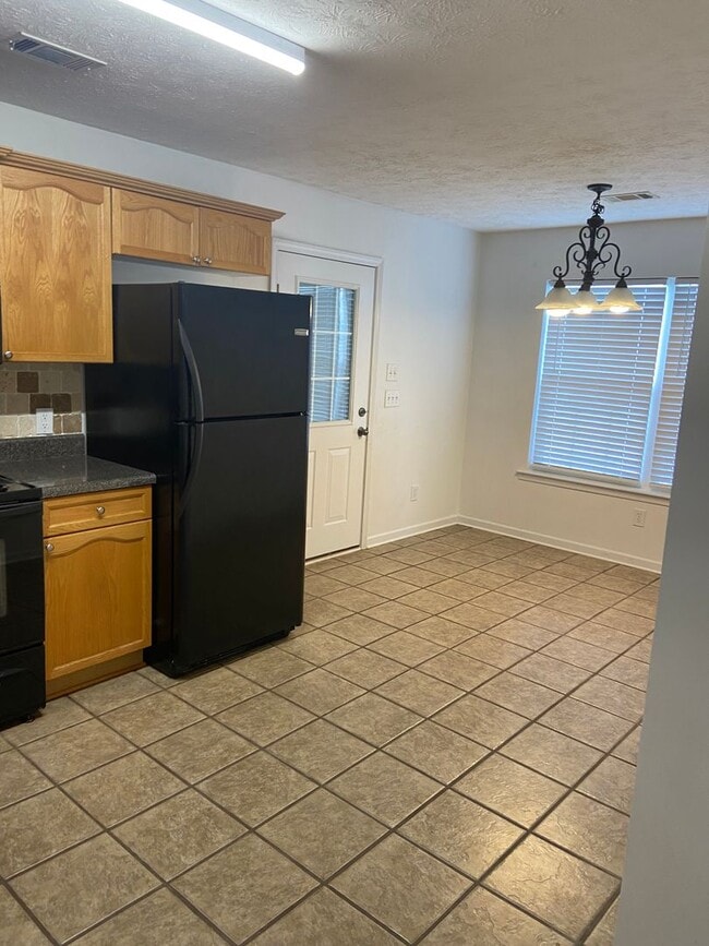 Building Photo - 940 Sandstone Ln