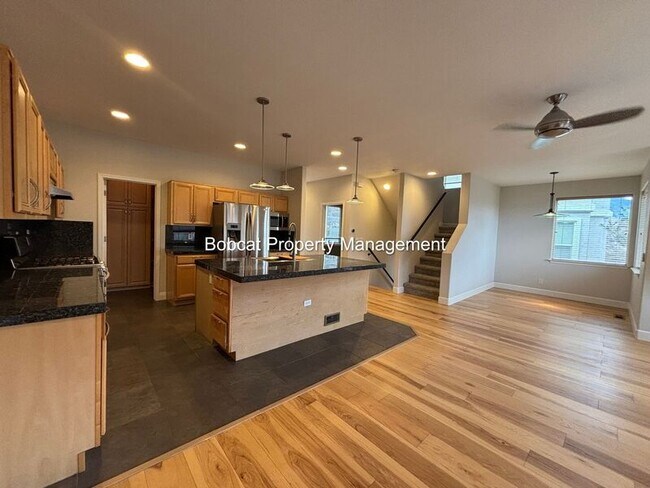 Building Photo - 1320 Thompson St