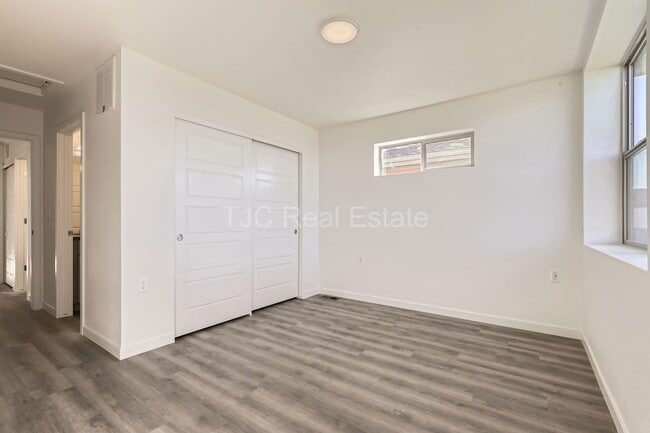 Building Photo - 10371 E 62nd Pl