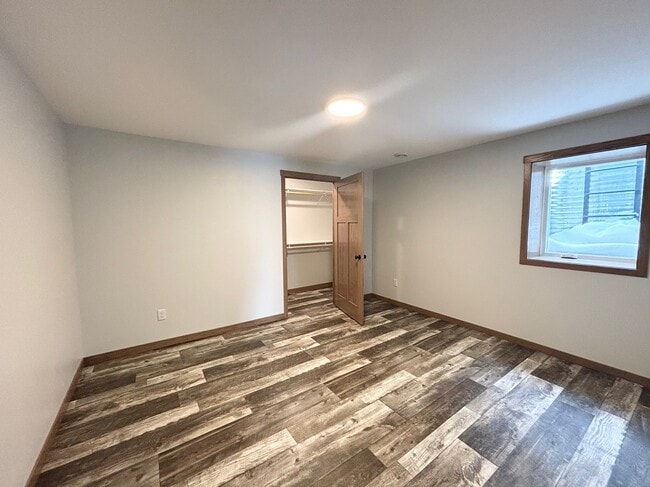 Building Photo - 577 Main St W