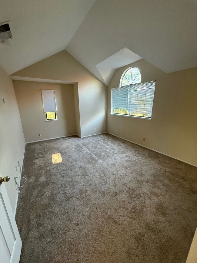 Building Photo - Cambrian 3 bedroom 2.5 Bath Home, Nice Court Location,