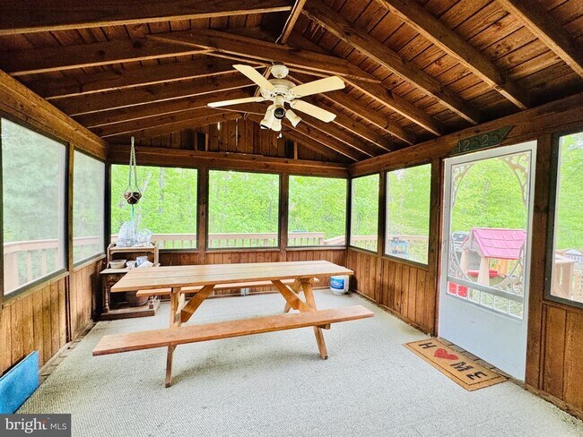 Building Photo - 12525 Hedges Run Dr