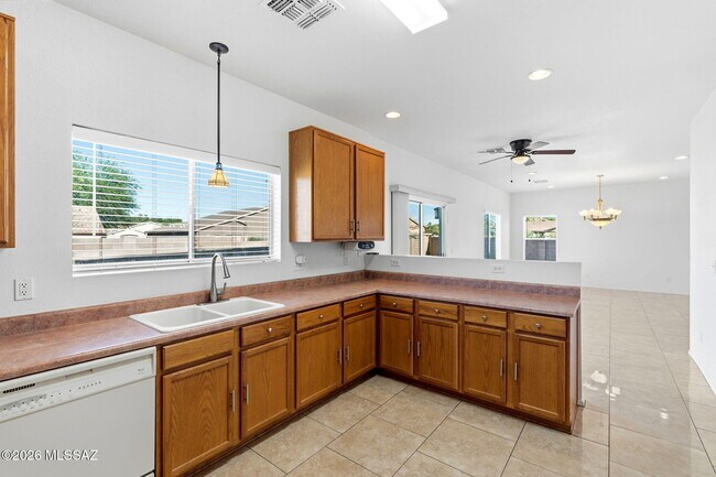 Building Photo - 4821 E Twinflower Pl