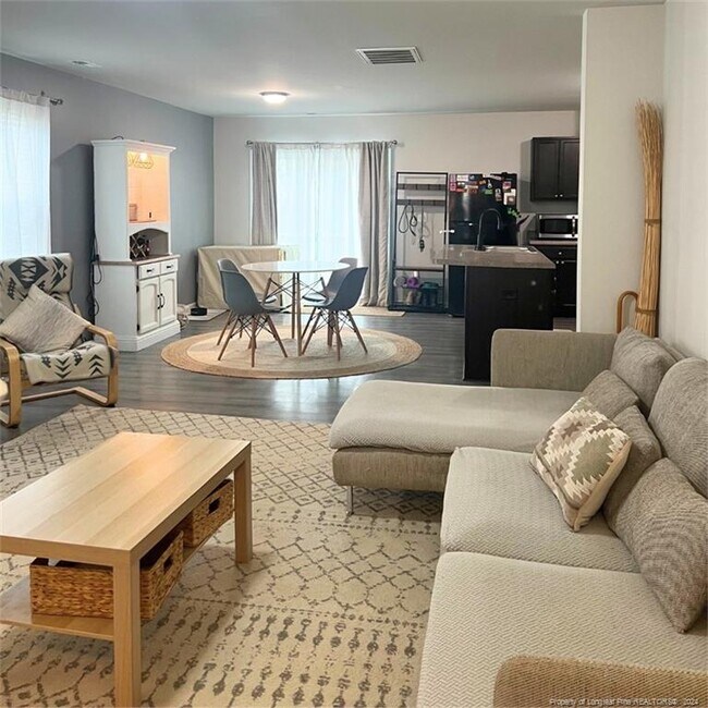 Building Photo - 535 Old Salem Dr