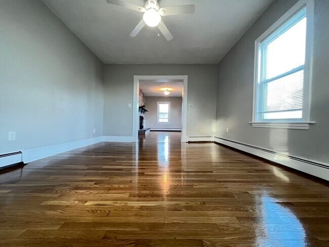 Building Photo - 212 Whitwell St