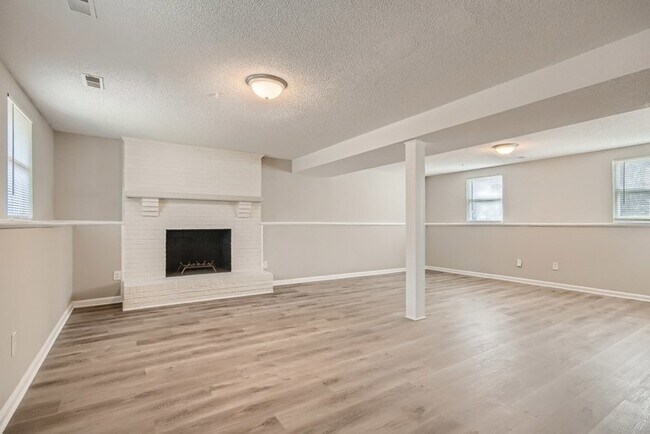 Building Photo - 5934 Sunrise Ct