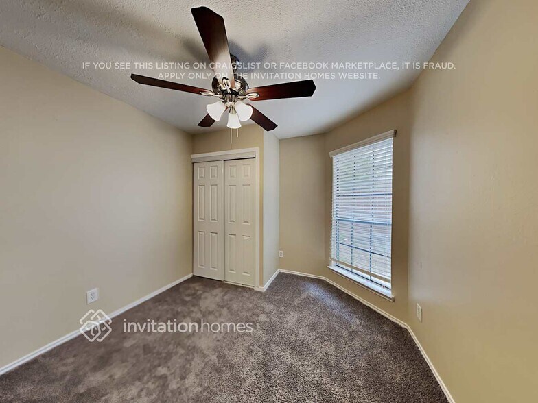 Building Photo - 927 Sylvan Creek Dr