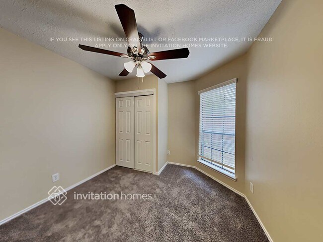 Building Photo - 927 Sylvan Creek Dr
