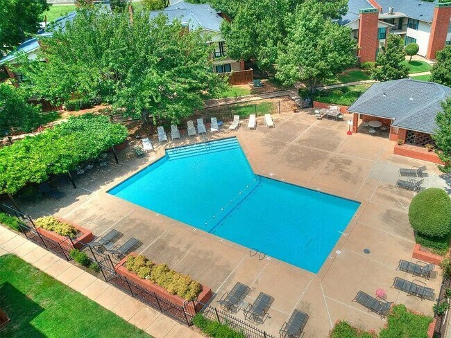 Building Photo - Modern 2 Bedroom Condo