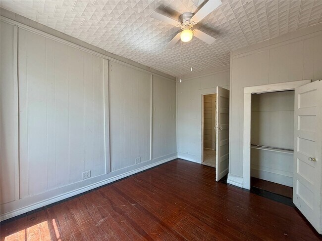 Building Photo - 530 Schmitz Ave