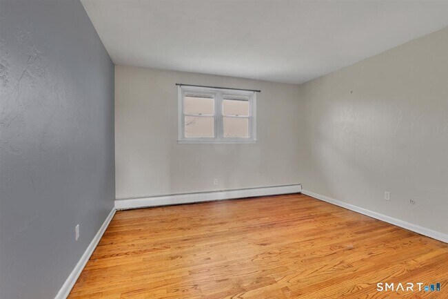 Building Photo - 63 Maynard St