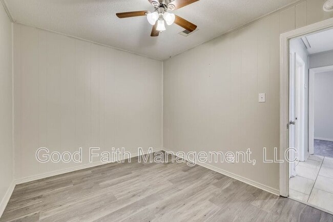 Building Photo - 1813 Alder Dr