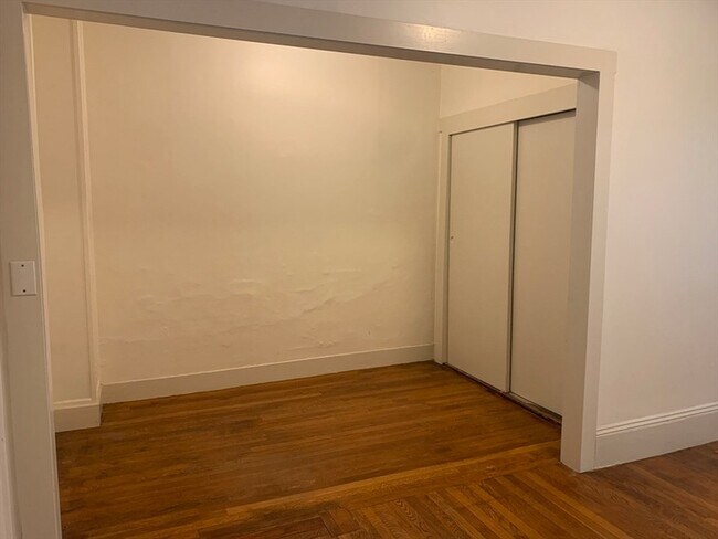 Building Photo - 107 Rutherford Ave