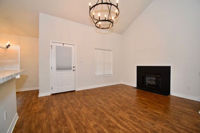 Building Photo - 3 Bed, 2 Bath Home in Ruston