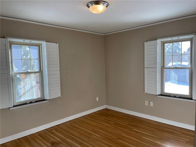Building Photo - 799 Holton St