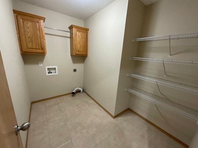 Building Photo - LEASING