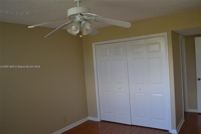 Building Photo - 491 Racquet Club Rd