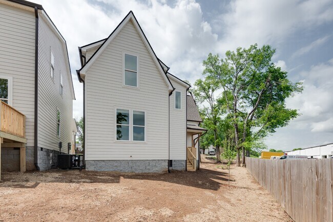 Building Photo - 3800 Syfert Ln