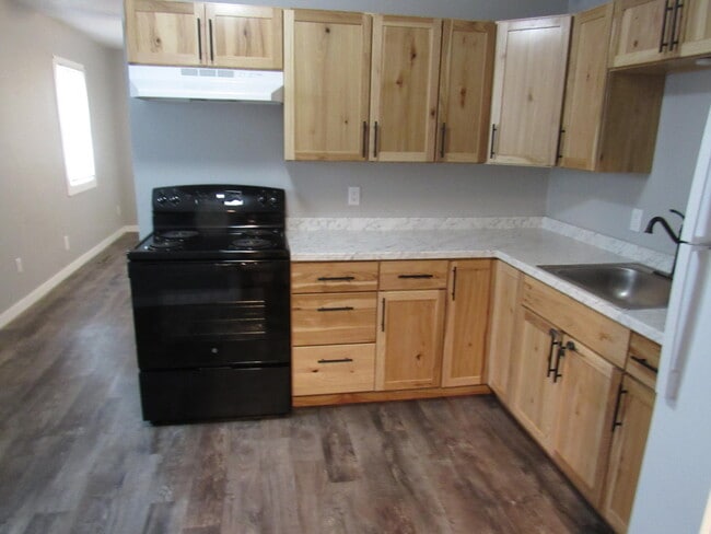 Building Photo - 2203 Old Sycamore Loop