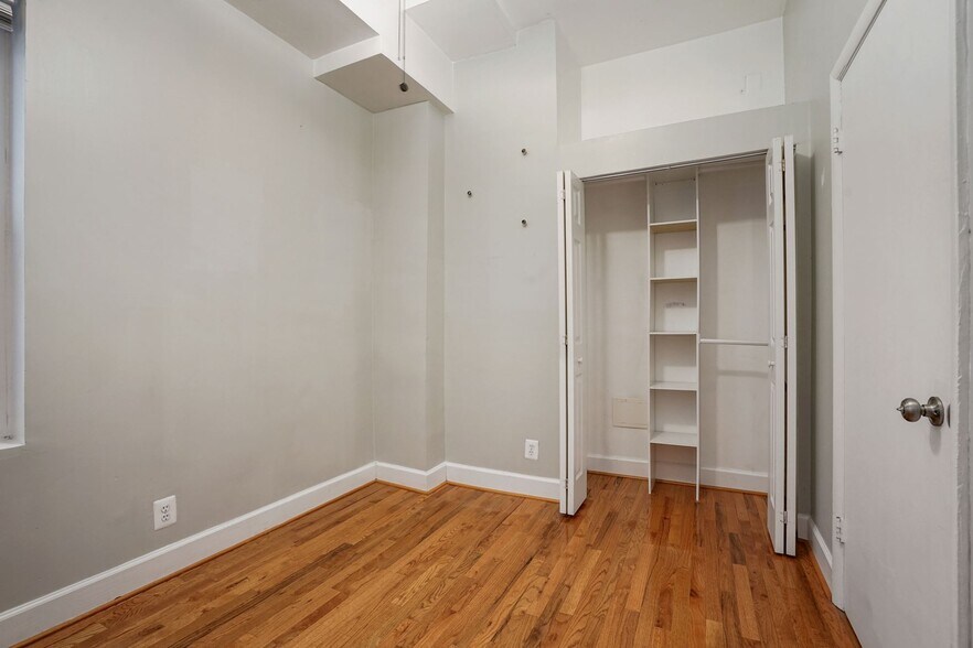 Closet storage - 724 5th St NE