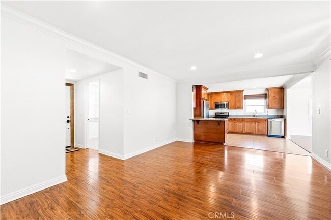 Building Photo - 5892 Meadowlark Dr