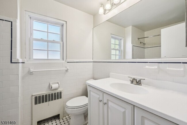 Building Photo - 12 S Mountain Ave