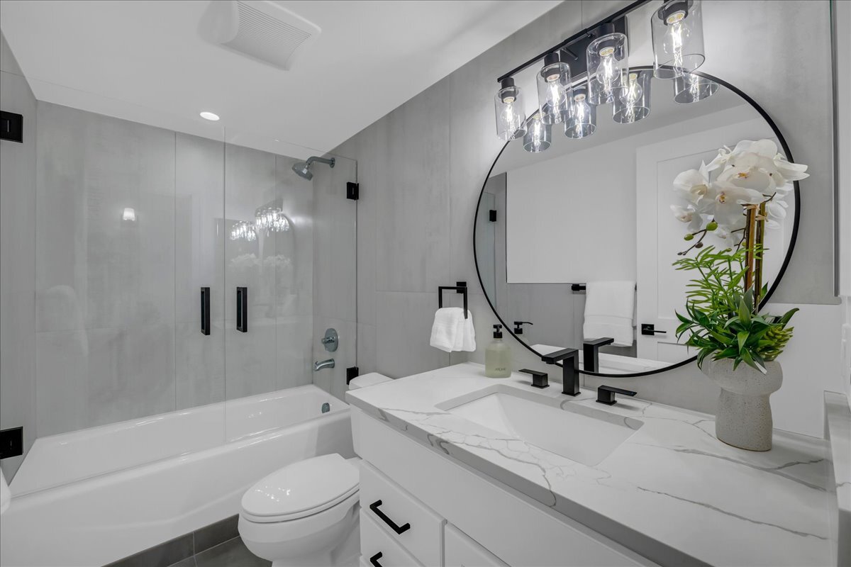 Building Photo - 411 S Old Woodward Ave