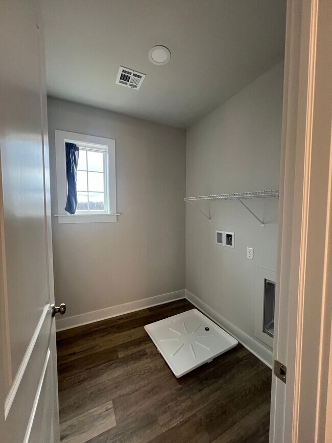 Building Photo - ** $500 OFF **