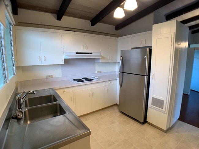 Building Photo - Moanalua Gardens (Honolulu) - Great Location - 3 bedroom home