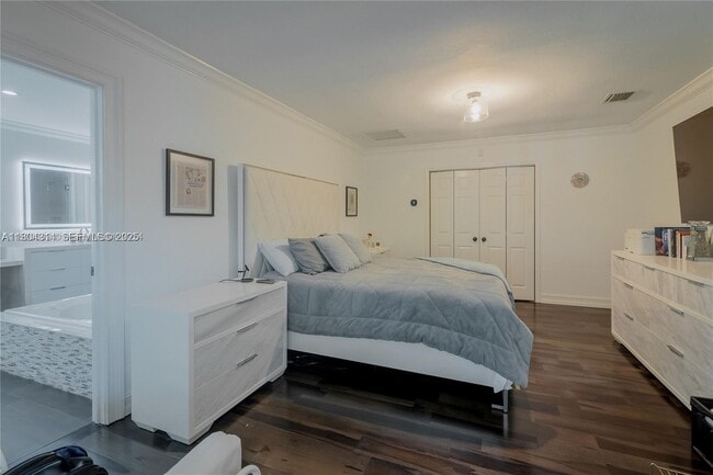 Building Photo - 8500 SW 70th St