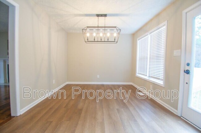 Building Photo - 3685 Pioneer Dr