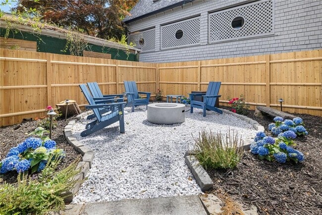 Building Photo - 5 Tews Ct