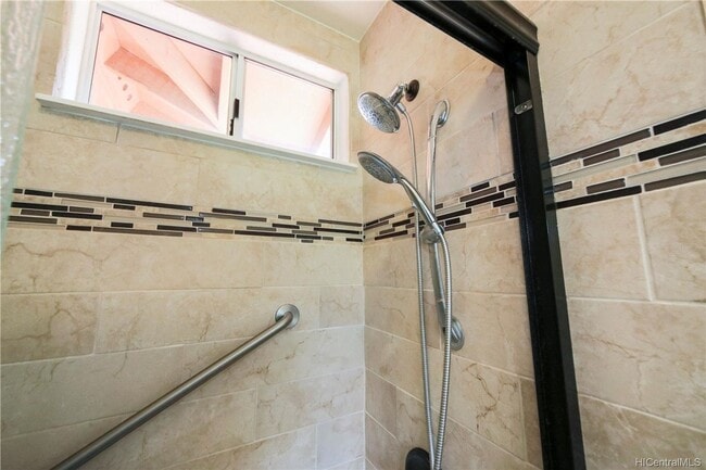 Building Photo - A?eloa, Kapolei - Single Family Home on the Golf Course