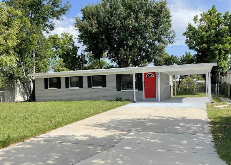 Primary Photo - 8847 N 33rd St
