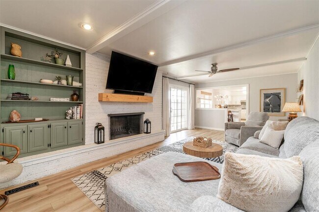 Building Photo - 4824 NW 73rd St