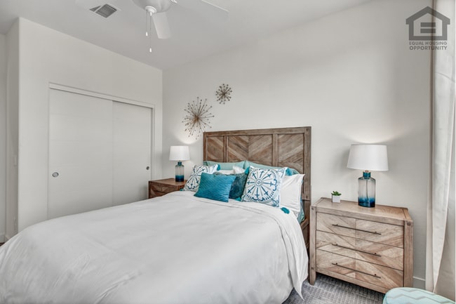 Building Photo - 3Bed/2.5Bath Beautifully Furnished or Unfurnished Home in Goodyear! -- MODERN FINISHES!
