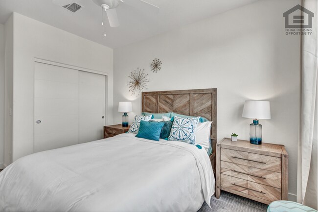 Building Photo - 3Bed/2.5Bath Modern House in Goodyear! -- MODERN FINISHES!