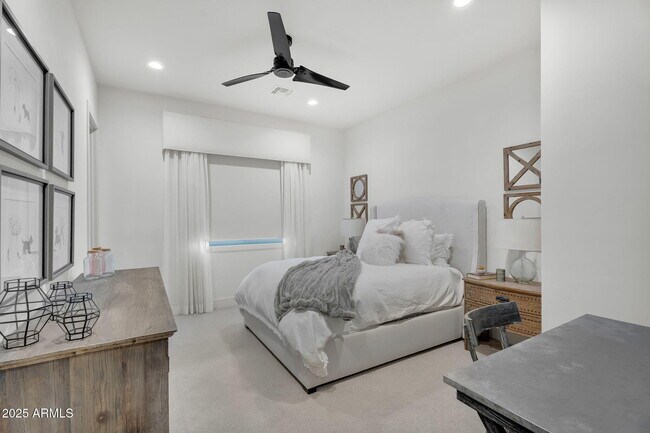 Building Photo - 3507 North 39th Pl