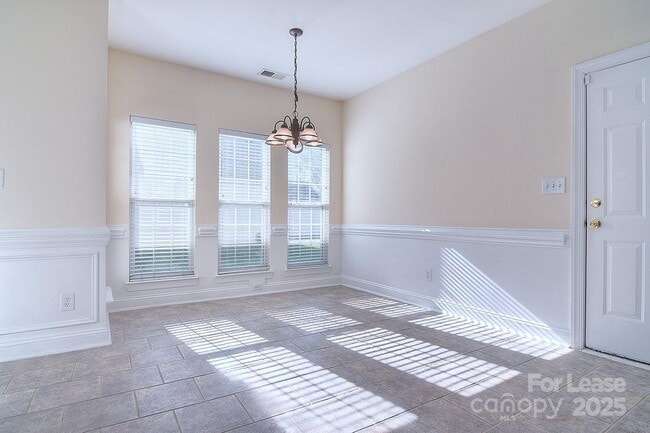 Building Photo - 5111 Alysheba Dr