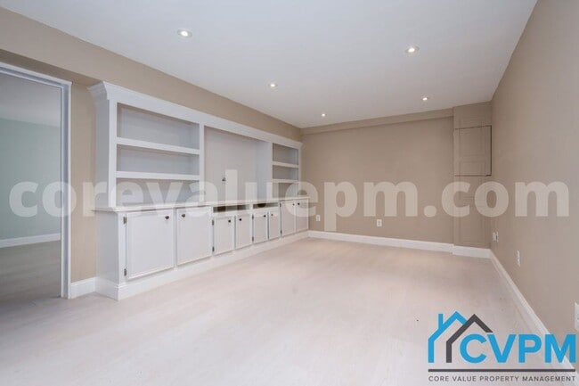 Building Photo - 10827 Topbranch Ln