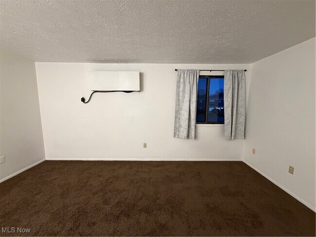 Building Photo - 4107 Orchard Dale Dr NW