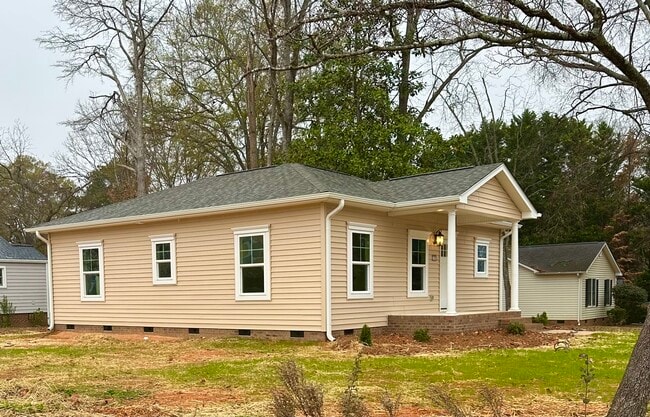 Building Photo - 1405 Barnett St