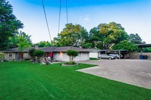 Building Photo - 2936 Woodmere Dr