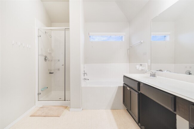 Building Photo - 1315 Squire Dr