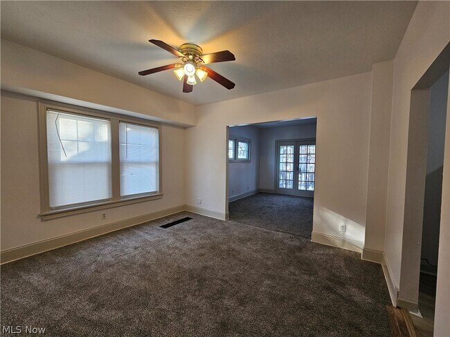 Building Photo - 3430 Beechwood Ave