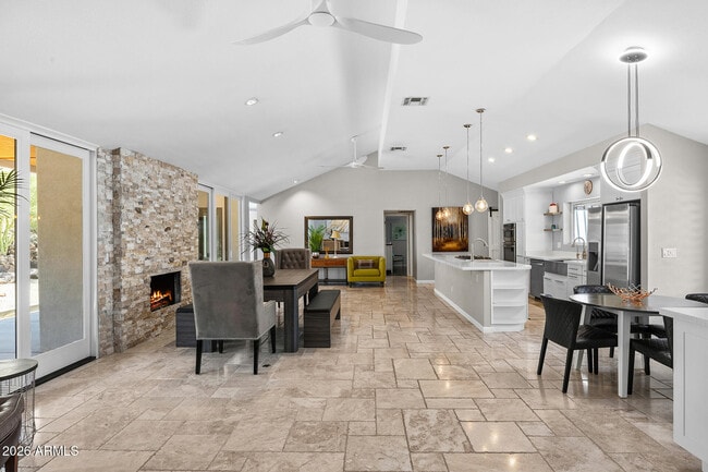 Building Photo - 14436 N Coral Gables Dr